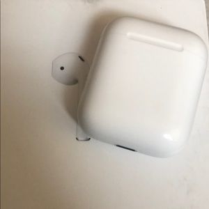 Air pods charging case 1st generation